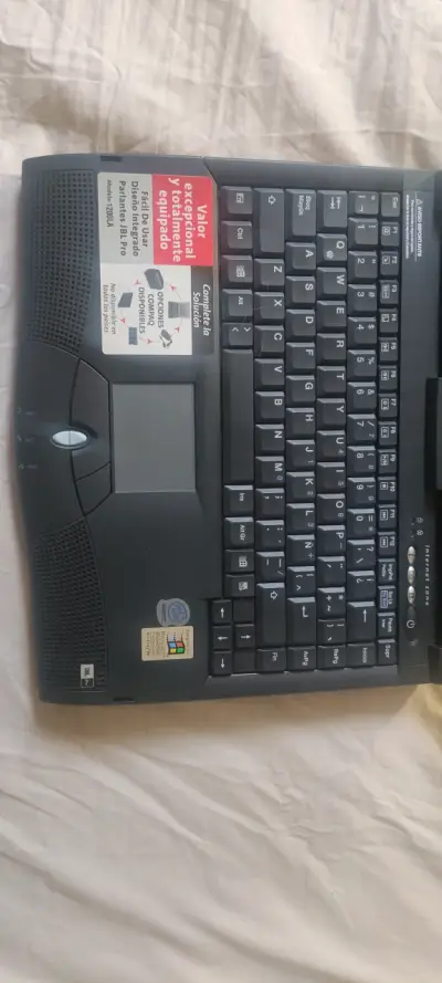 Laptop Compaq Presario usada - miniatura 3
