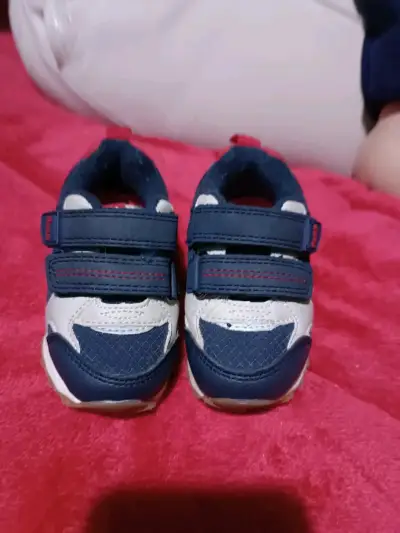 Zapatillas deportivas para niño azul y blanco - miniatura 1