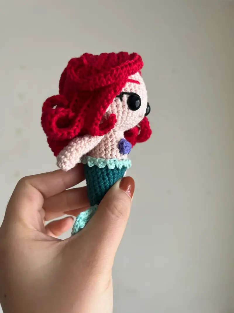 Muñeca amigurumi La Sirenita hecha a mano - 2