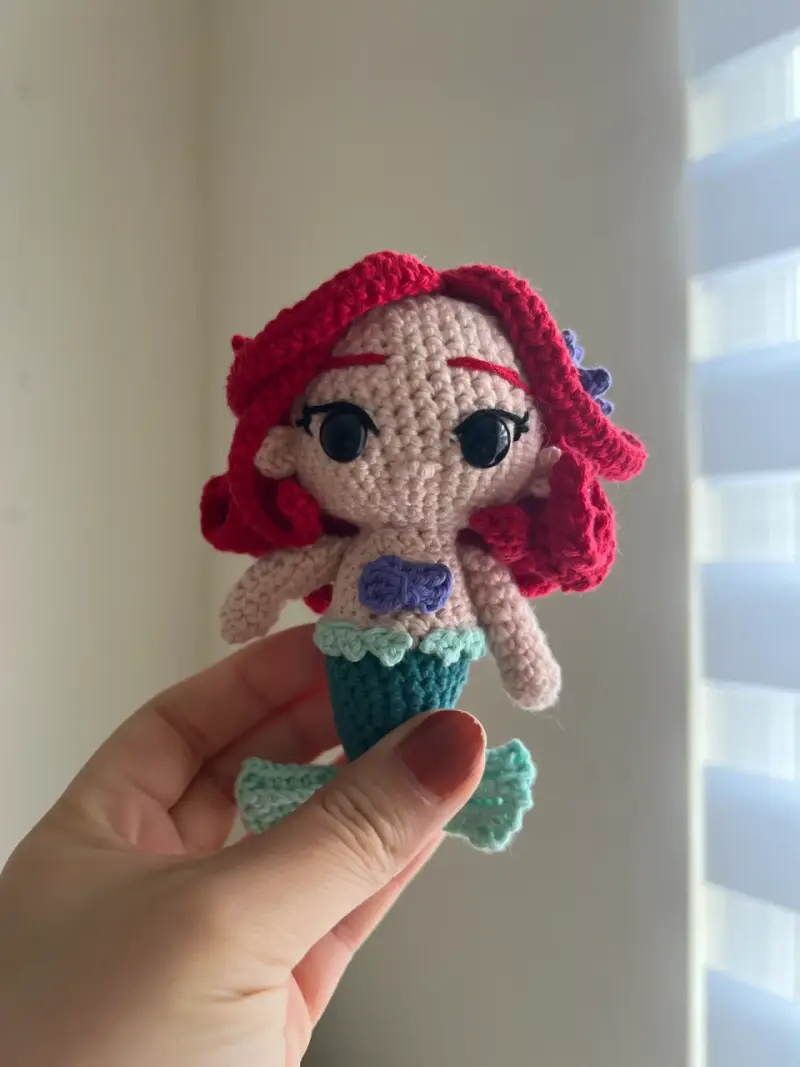 Muñeca amigurumi La Sirenita hecha a mano - 5