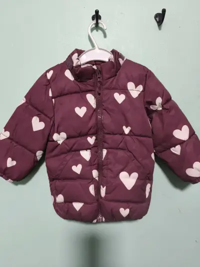 Chaqueta acolchada infantil con corazones - miniatura 1