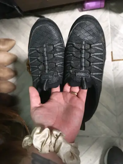 Zapatillas negras Skechers para mujer - miniatura 1