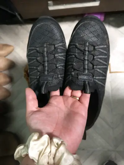 Zapatillas negras Skechers para mujer - miniatura 3
