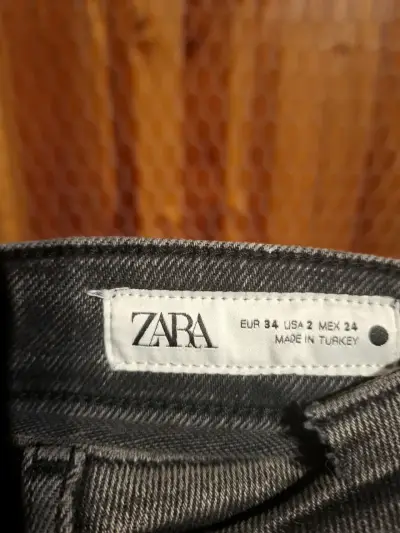 Jeans negros Zara mujer talla 34 - miniatura 4