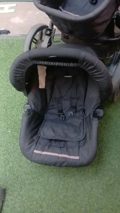 Coche de bebé Infanti negro - miniatura 2
