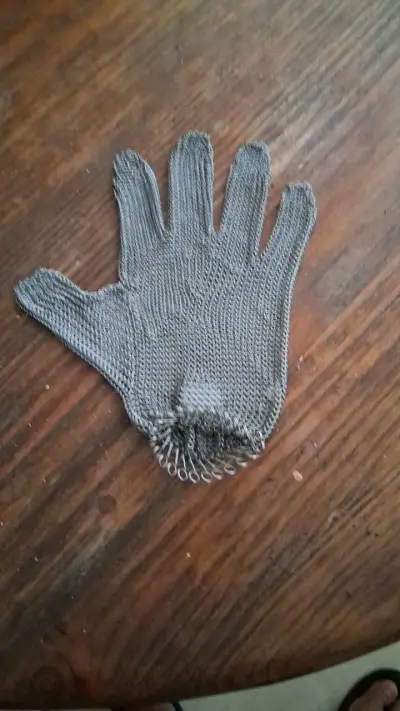Guante de malla metálica para protección - miniatura 1