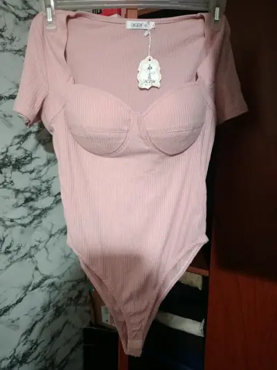 Body rosa de algodón con copas - miniatura 1