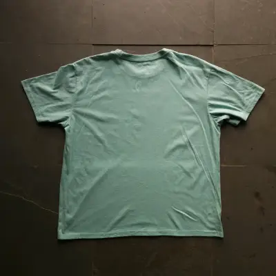 Polera verde Jean-Michel Basquiat con diseño de dinosaurio - miniatura 3