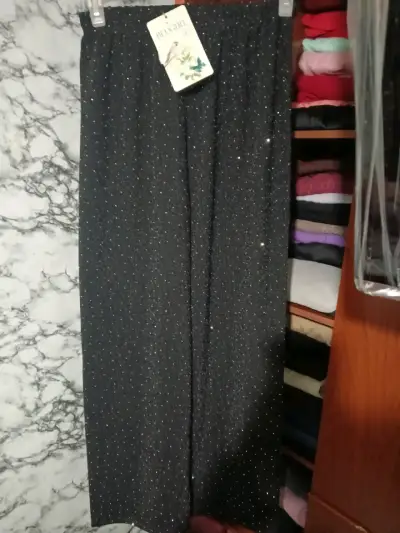 Pantalón negro con brillo - miniatura 3