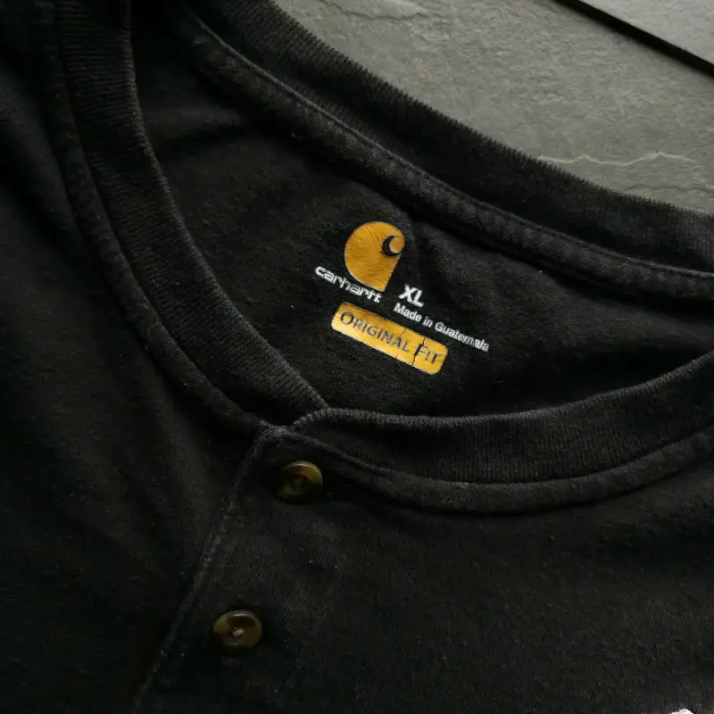 Polera negra Carhartt manga larga - 3