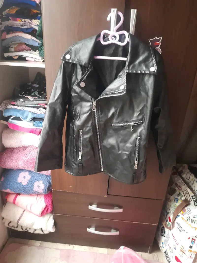 Chaqueta de cuero negra estilo biker - 1