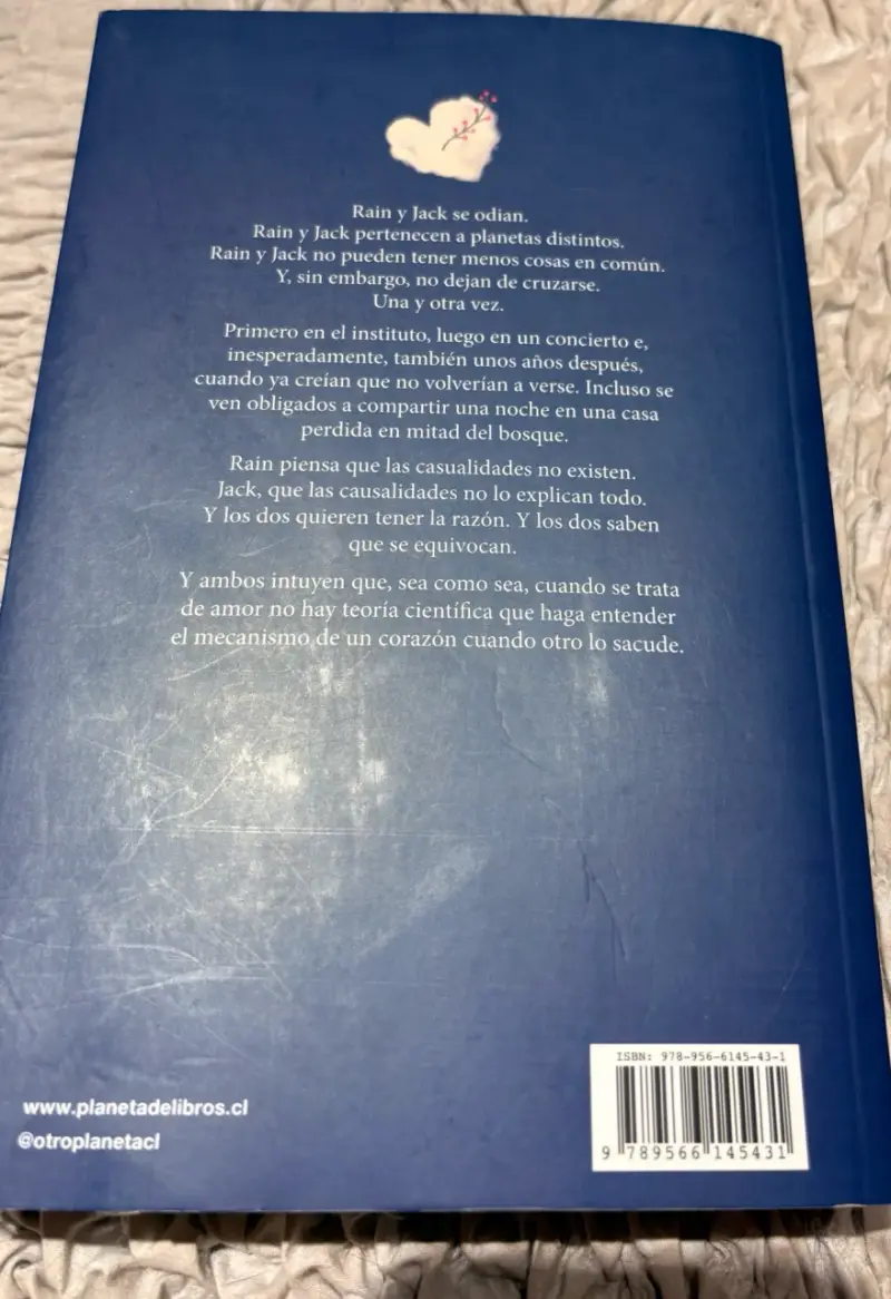 Libro 'El color de las cosas invisibles' de Andrea Longarela - 3