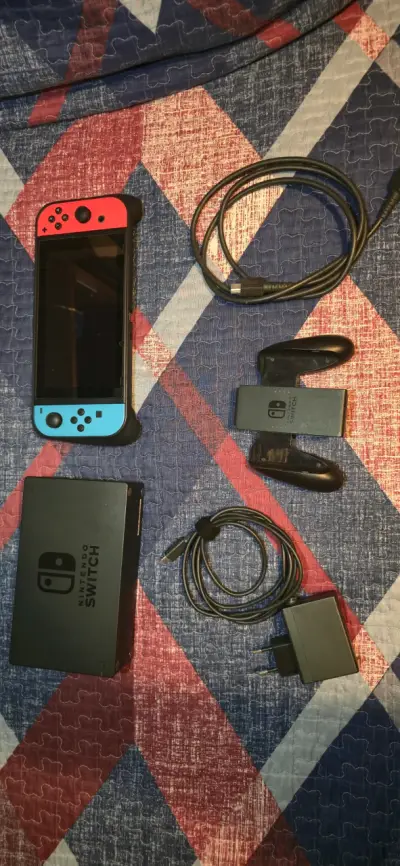 Consola Nintendo Switch con accesorios - miniatura 1