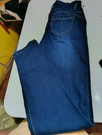 Jeans azul oscuro para mujer - miniatura 1