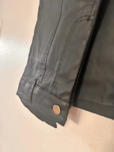 NUEVO SIN USO Pantalón eco cuero XS - miniatura 1