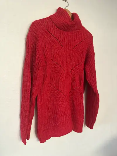 NUEVO SIN USO Sweater rojo - miniatura 2