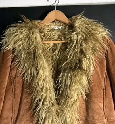 Chaqueta de cuero con forro de piel sintética - miniatura 2