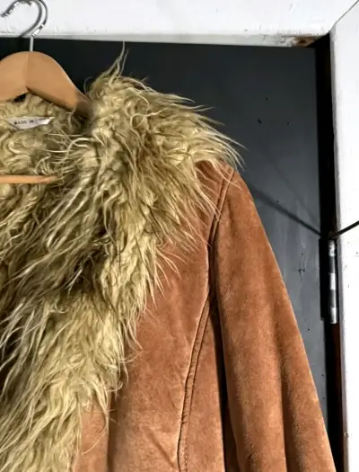 Chaqueta de cuero con forro de piel sintética - miniatura 4