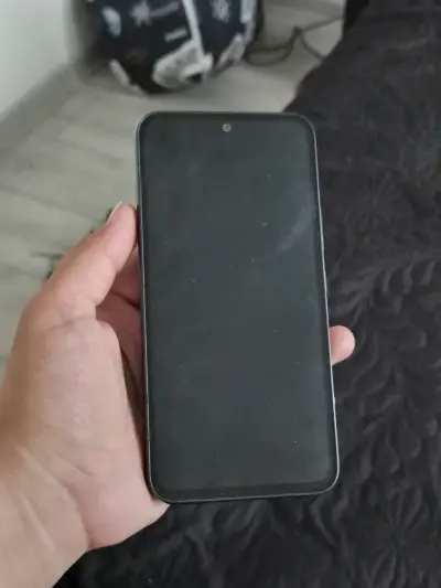 Smartphone moderno en buen estado - miniatura 5
