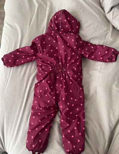 Enterito impermeable para niña con corazones - miniatura 1