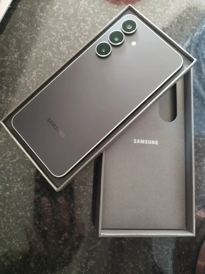 Samsung Galaxy S25 FE nuevo - 3