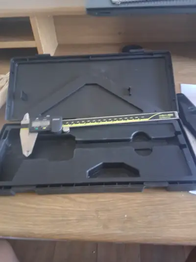 Calibrador digital Mitutoyo en estuche - miniatura 2
