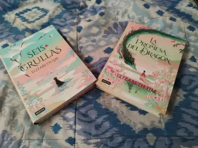 Pack de libros "Seis grullas" y saga "Twisted" - miniatura 1