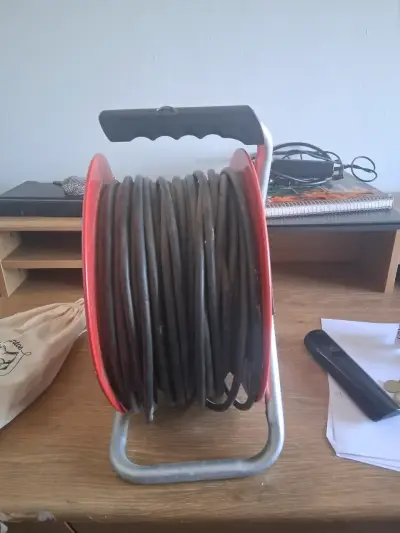 Carrete de cable Wurth con enchufes - miniatura 4