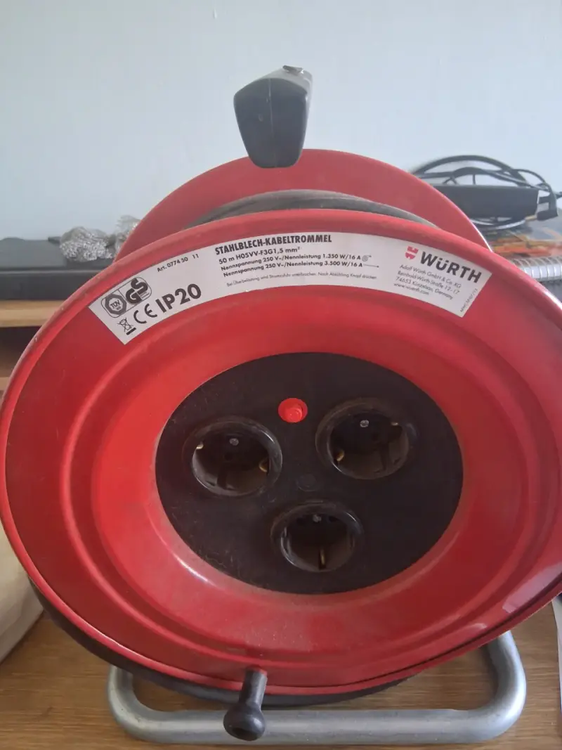 Carrete de cable Wurth con enchufes - 5