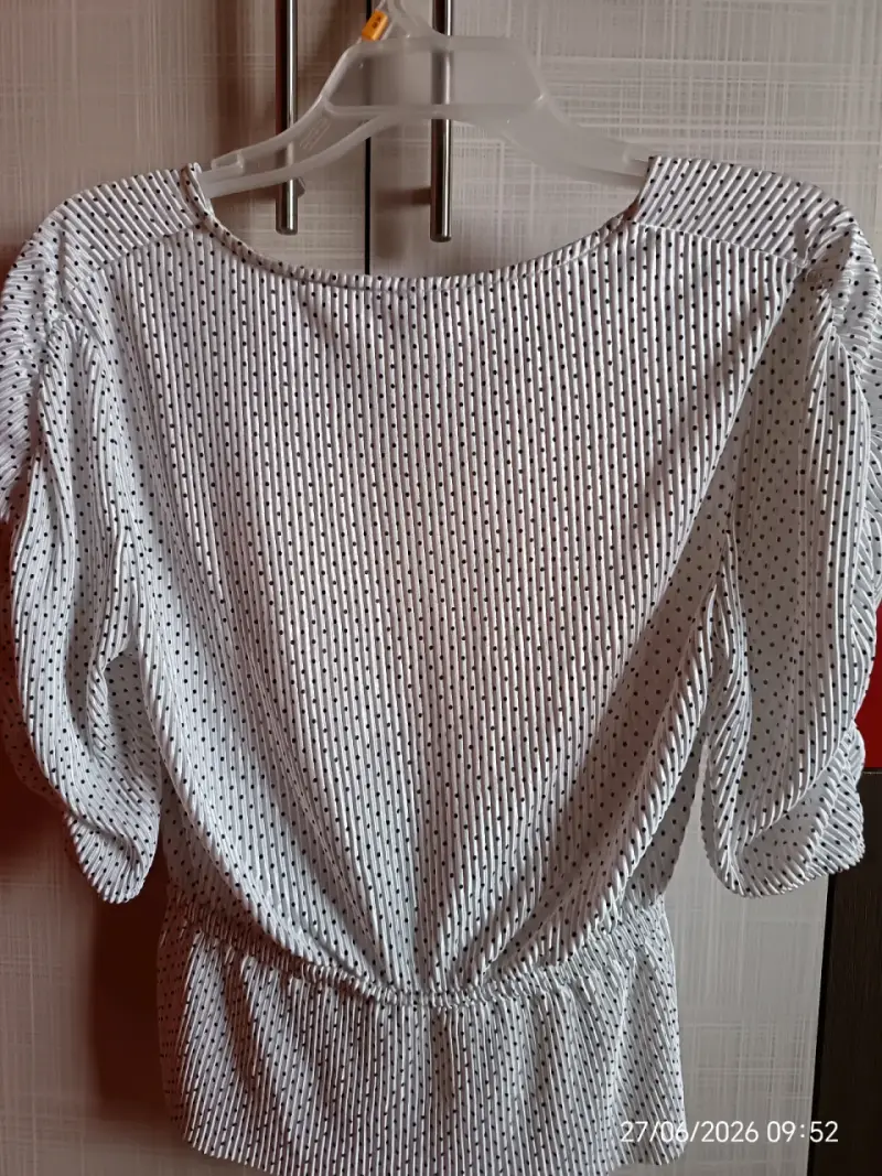 Blusa blanca con estampado - 2