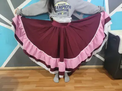 Trajes de baile para presentaciones folclóricas - miniatura 1