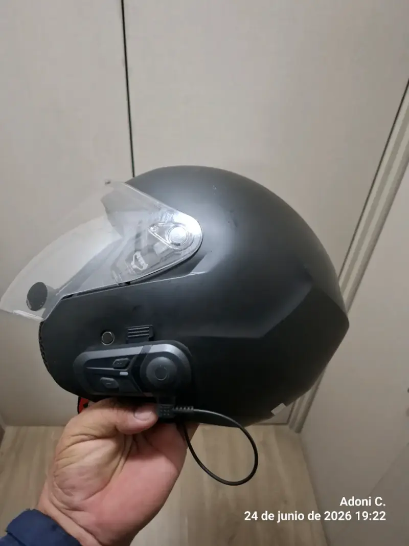 Casco de moto con intercomunicador - 1