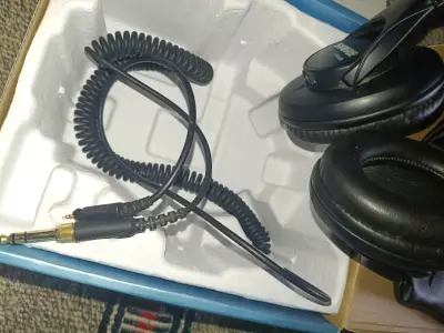 Audífonos Shure SRH440 profesionales - miniatura 3