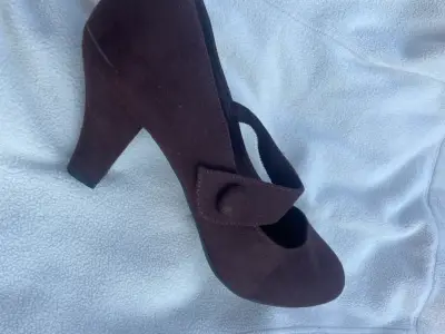 Zapatos de tacón American Eagle marrones - miniatura 3