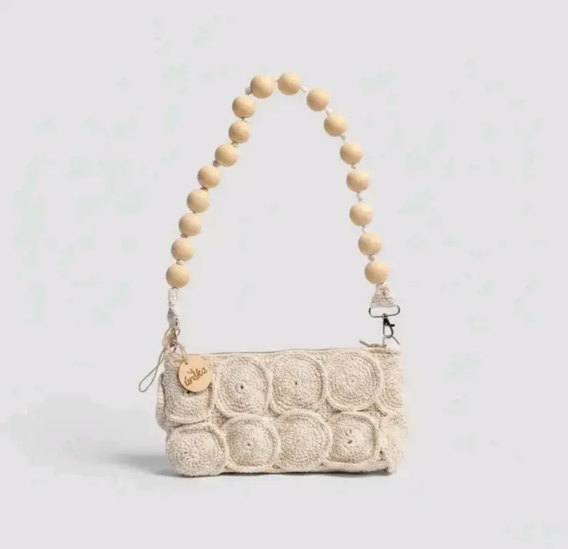 Cartera de crochet con diseño circular - 2