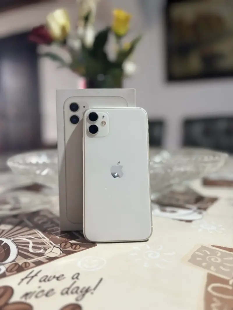 iPhone 11 - 1
