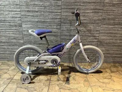 Bicicleta infantil Trek Mystic con ruedas de apoyo - miniatura 2