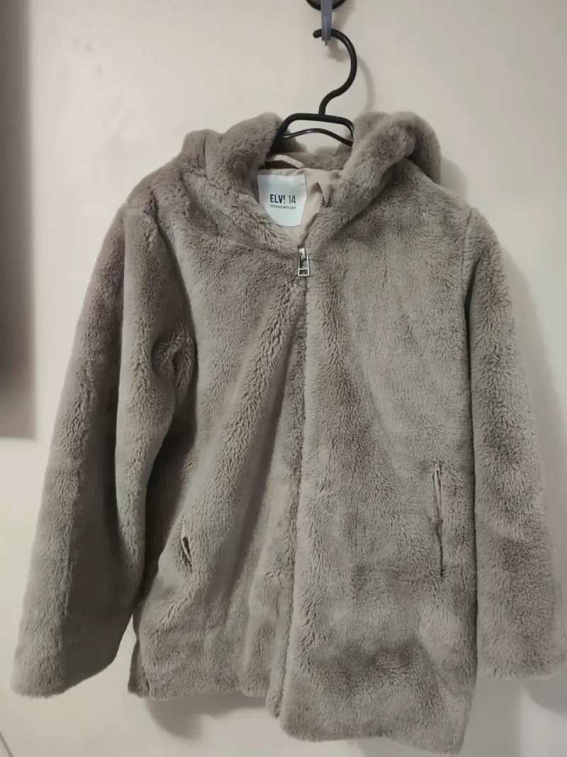 Chaqueta de peluche gris con capucha - 3