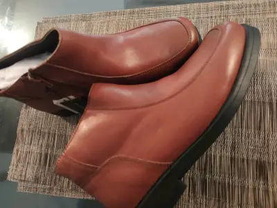 Botines de cuero nuevos talla 41 - miniatura 2