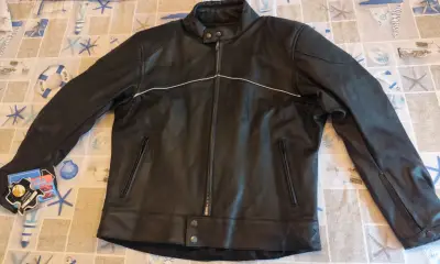 Chaqueta de cuero negra para moto - miniatura 1