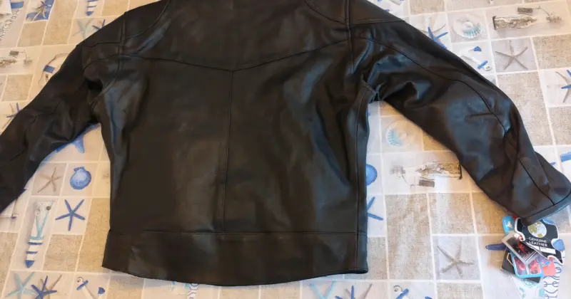Chaqueta de cuero negra para moto - 2