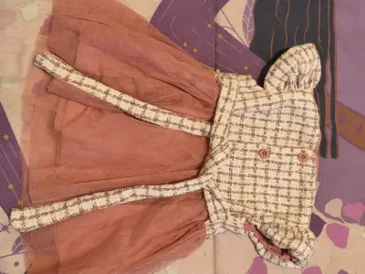 Vestido de niña con tul rosa - miniatura 5
