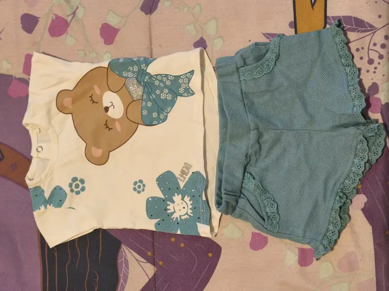 Conjunto infantil con diseño de oso - 1