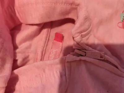 Conjunto de bebé rosado con capucha - miniatura 4