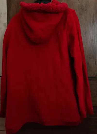 Abrigo rojo de lana con capucha - miniatura 3