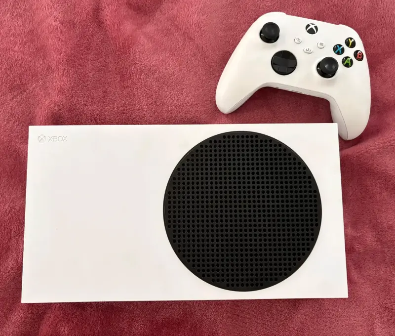 Consola Xbox Series S con accesorios - 4