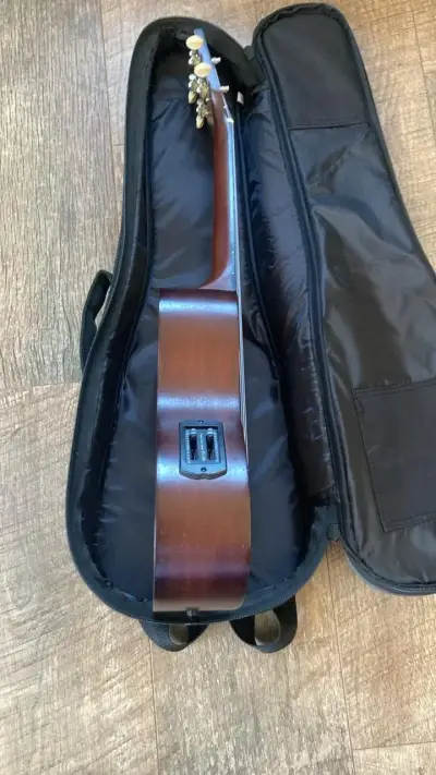 Ukelele Makala MK-CE Concierto - miniatura 2
