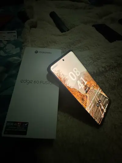 Motorola Edge 60 Fusion con caja original - miniatura 2