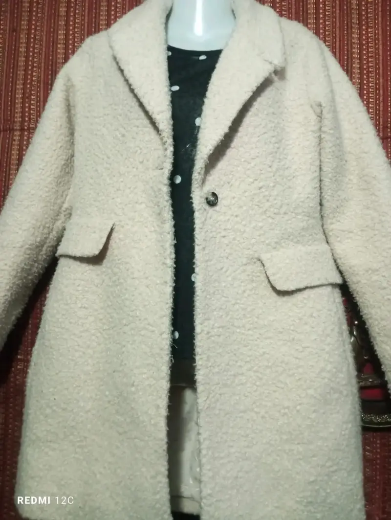 Abrigo de lana beige para mujer - 1