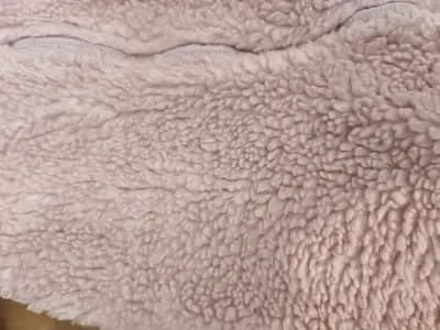 Enterito de bebé rosado con capucha - miniatura 3